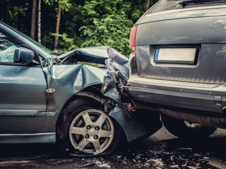 Nocna tragedia na drodze: Wypadek samochodowy pozbawia życia trzy osoby